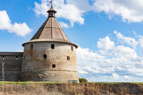 Foto Shlisselburg Fortress on an island in the Neva Delta,The towers and walls of the old Oreshek fortress on Lake Ladoga, ancient walls, Russia, Shlisselburg, 24