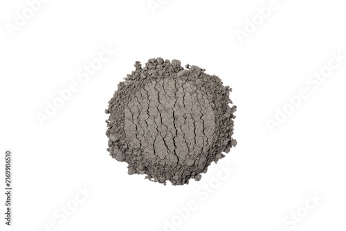 Foto Natural dry clay face mask powder isolated on white background