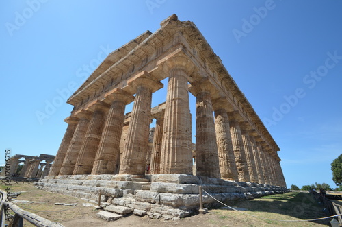 Il tempio della Magna Grecia di Nettuno a Paestum in Campania