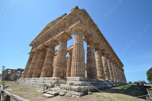 Il tempio della Magna Grecia di Nettuno a Paestum in Campania