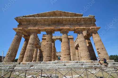 Il tempio della Magna Grecia di Nettuno a Paestum in Campania