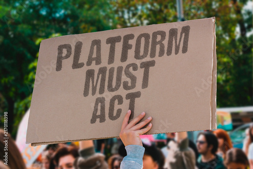 Fotografía "Platform must act" Online service required to remove content
