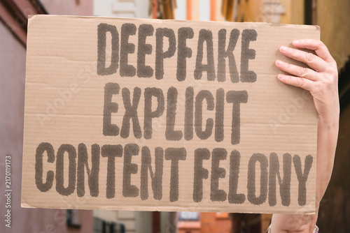 Fotografie "Deepfake explicit content felony" Florida law targets AI-generated obscene depictions