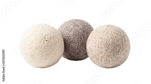 Natural wool dryer balls, eco-friendly laundry softener spheres. Organic felted wool balls for sustainable fabric care and home cleaning. isolated PNG with Transparent Background