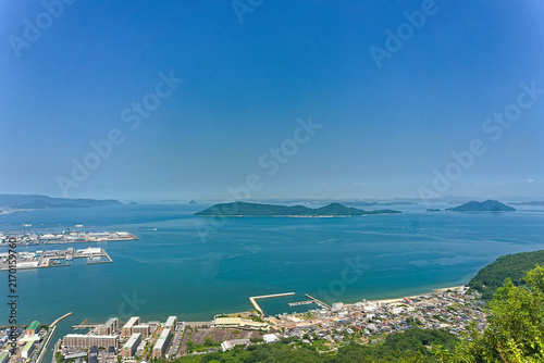 屋島展望台から見る女木島と男木島