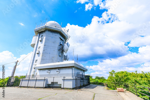 Naklejka 夏の釈迦岳レーダ雨量観測局 大分県日田市
