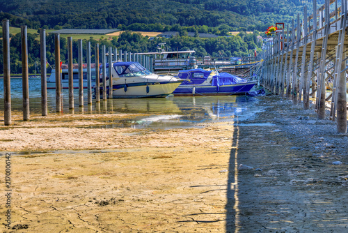 Foto Niedrigwasser am Bodensee im Hafen von Gaienhofen