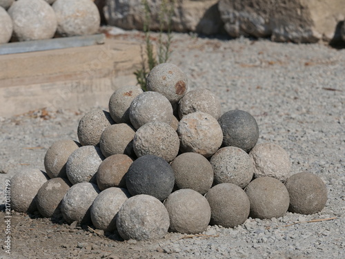 Fotografía Projectiles and cannon ammunition made from hewn stone cannonballs, Rhodes, Gran