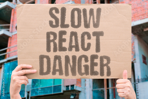 Obraz na płótnie "Slow react danger" Reduced spatial awareness slows hazard reaction 4