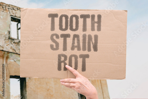 Canvastavla "Tooth stain rot" Tannins and acidity stain and erode enamel