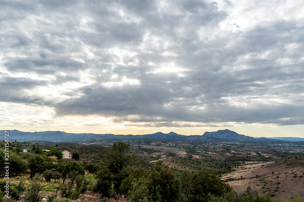 Fototapeta premium a sunset in Prescott arizona