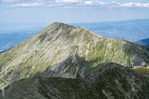 Photography rocks in the mountains, Galesu Peak, Retezat Mountains , Romania