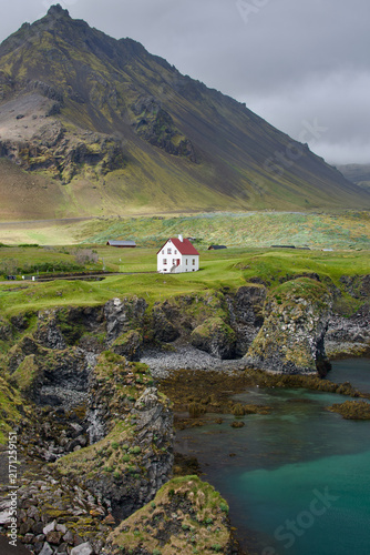 Obraz na płótnie Lion's Head View, Farmstead and Stapafell Peak Arnarstapi Village Snæfellsnes Pe