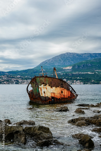Bild auf Leinwand Sunken Shipwreck in the Bay of Kotor, Montenegro
