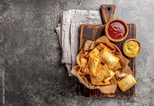Canvastavla Fried cheese empanadas