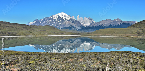 Konstfotografi View of Laguna Amarga (with the Torres and the Cuernos del Paine in background) - lake outside the main entrance to Torres del Paine National Park in Chilean Patagonia
