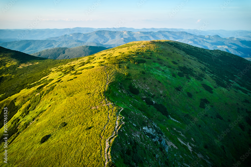 Naklejka premium Aerial view of mountain hills
