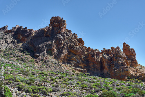Cuadro en lienzo Volcanic crags above scree slope, Tenerife