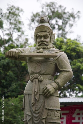 L’un des Douze Généraux Divins installés le long du Bodhi Path à Ngong Ping, près du Grand Bouddha - île de Lantau en Chine 