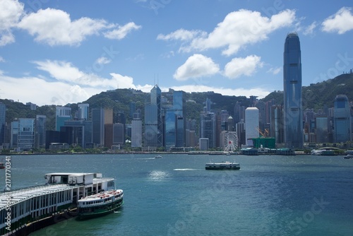 Vue panoramique de Victoria Harbour et de la skyline de Hong Kong depuis Tsim Sha Tsui - CHINE 