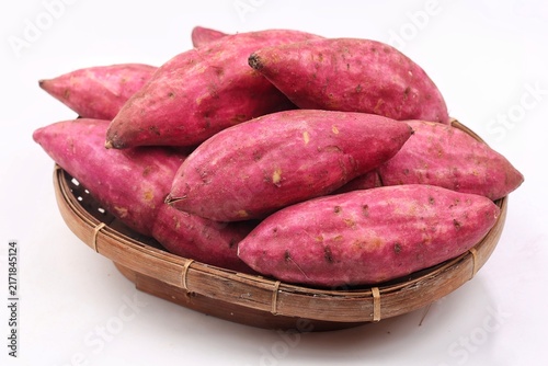 Фотография Fresh sweet potato, a naturally sweet and nutritious root vegetable with a soft, starchy texture