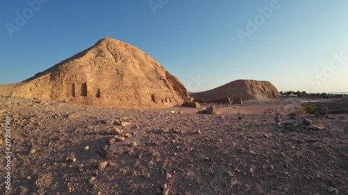 Amanecer en el templo de Ramses II en Abu Simbel, Egipto	