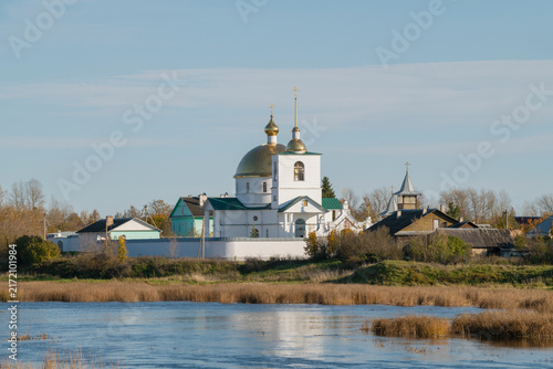 Canvastavla View of the ancient Simansky Spaso-Kazan monastery on October day