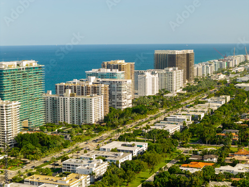 Obraz na plátne Aerial image of beachfront condos in Bal Harbour nicknamed millionaires row