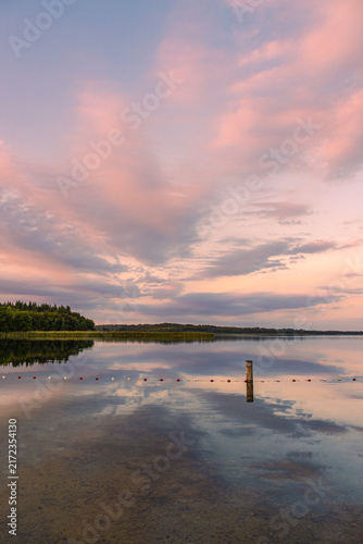 Abends am Schaalsee in Seedorf mit Wolken und Spiegelung