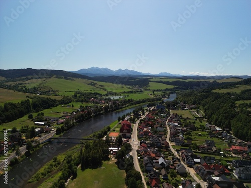 Pieniny - Polska
Piękne góry i szczyty, Trzy Korony zdjęcie wykonane dronem. Przyroda, góry, Pieniny, Dunajec, rzeka, Trzy Korony, podróże
