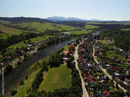 Pieniny - Polska
Piękne góry i szczyty, Trzy Korony zdjęcie wykonane dronem. Przyroda, góry, Pieniny, Dunajec, rzeka, Trzy Korony, podróże