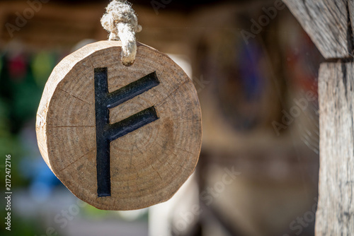 Canvastavla Viking rune for the letter A (or showing Gandalf was there)