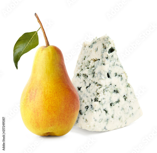 Bild auf Leinwand Fresh pear and blue cheese isolated on white. Flavor combination
