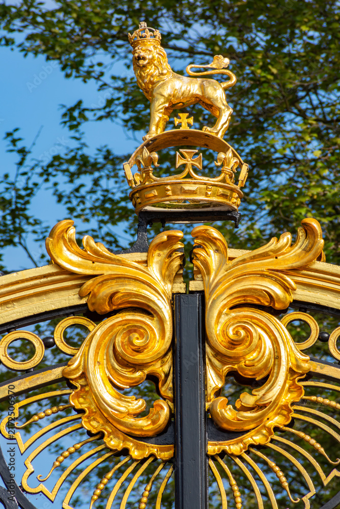 Fototapeta premium Decorations on Canada gate of Green park, London, UK
