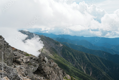 Canvastavla 夏の北岳の岩稜を越えて這い上がる雲と南アルプスの重なる山並み