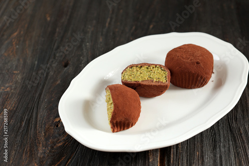 Photography Dubai Chewy Cookie, showing a Rich Pistachio Paste and Kataifi Filling