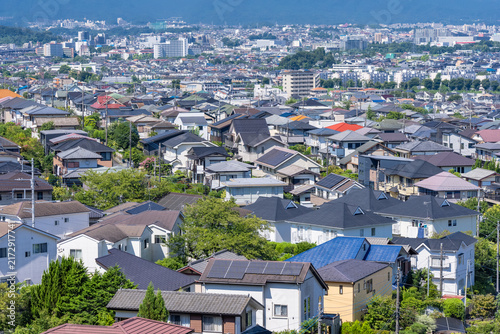 東京都日野市の高台から見下ろす郊外の住宅街
