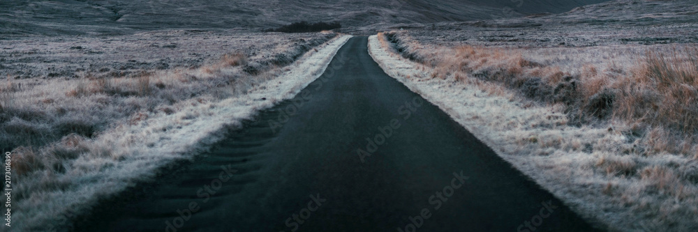 Fototapeta premium Mountain pass at Glen Coe in Scotland