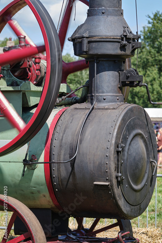 Cuadro en lienzo Industrial heritage and steam power vintage steam engine machinery at Harvest Fe