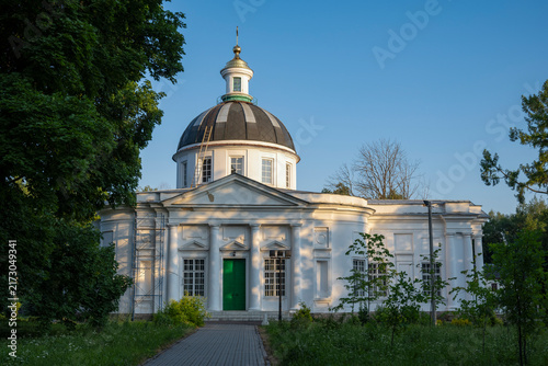 Quadro su tela The old Kazan Church on the territory of the Bobrinsky estate