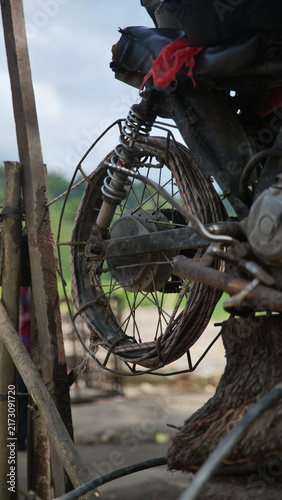 Canvastavla Motorcycle rear wheel modified with rope wound around for extra traction