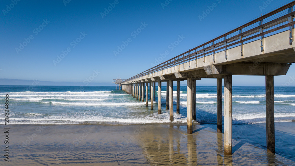 Fototapeta premium La Jolla Shores Pier Over Emerald Pacific Waters
