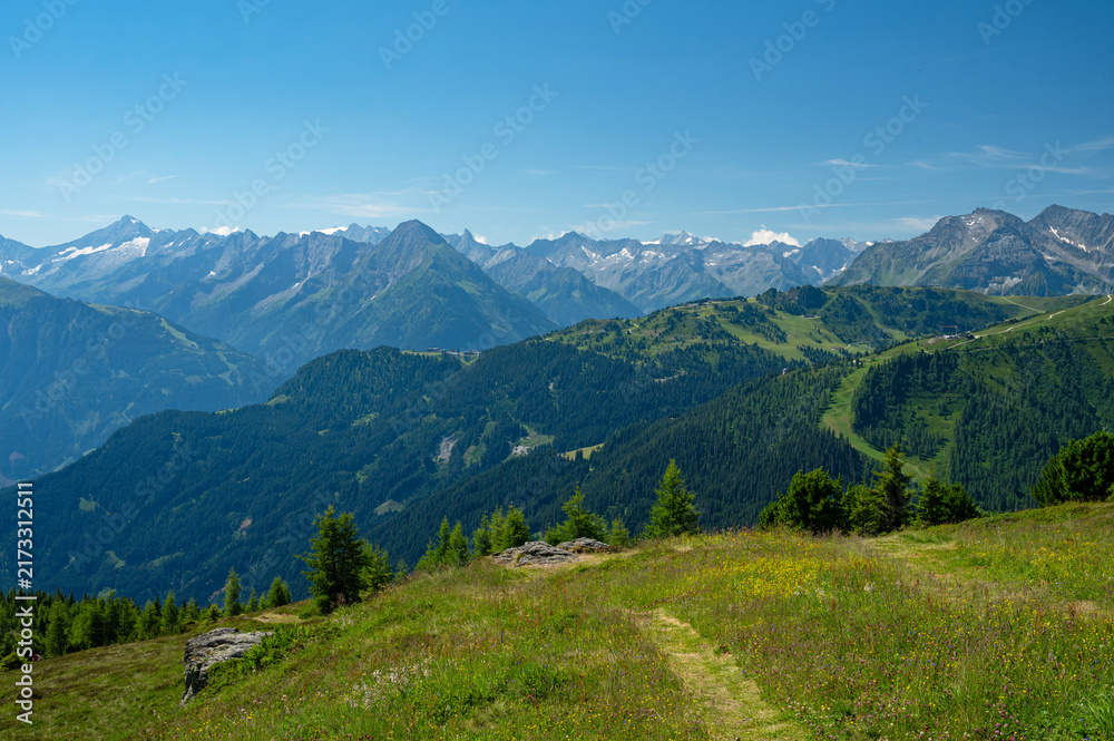 Obraz premium alpine panorama and view over the Zillertal Valley near Mayrhofen in Tyrol