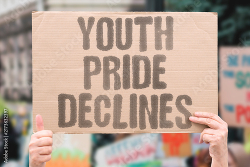 Obraz na płótnie "Youth pride declines" Generational shifts in national attachment