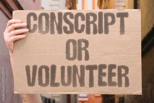 Foto "Conscript or volunteer" Nations choose military service models