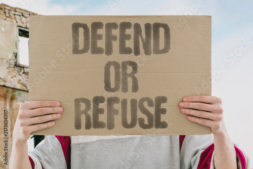 Foto "Defend or refuse" Moral duty versus legal conscription