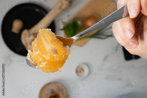 Фотография Bone Broth Nourishment: Gelatinous Joint Health Meal in a Cozy Home Kitchen
