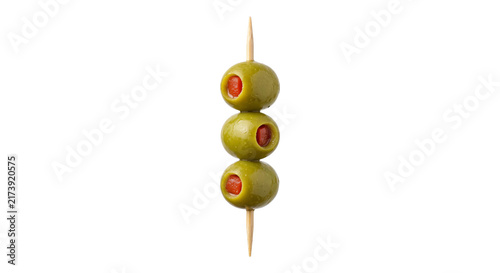 Foto Three green olives stuffed with pimento on a wooden toothpick