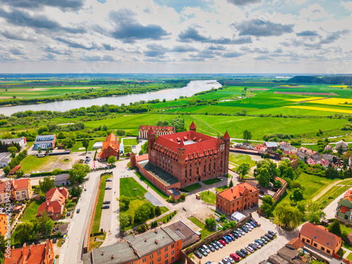 Foto Teutonic castle in Gniew at sunny day. Poland