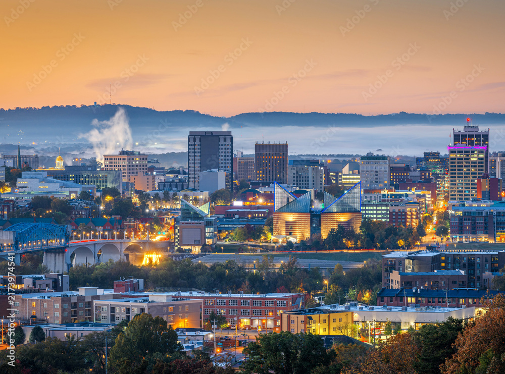 Fototapeta premium Chattanooga, Tennessee, USA downtown city skyline at dusk 241